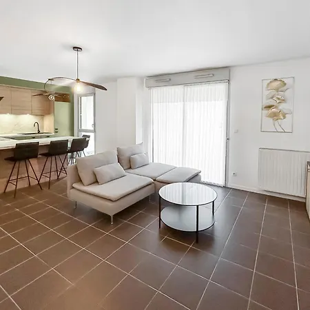 Moderne Avec Terrasse Pres De Toulouse *